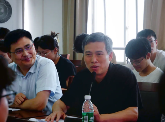 薩震節(jié)能空壓機(jī)